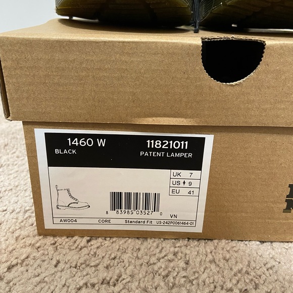 Dr.Martens 11821011 AirWair Black Patent Lamper Combat Boots US size 9 - Picture 4 of 16